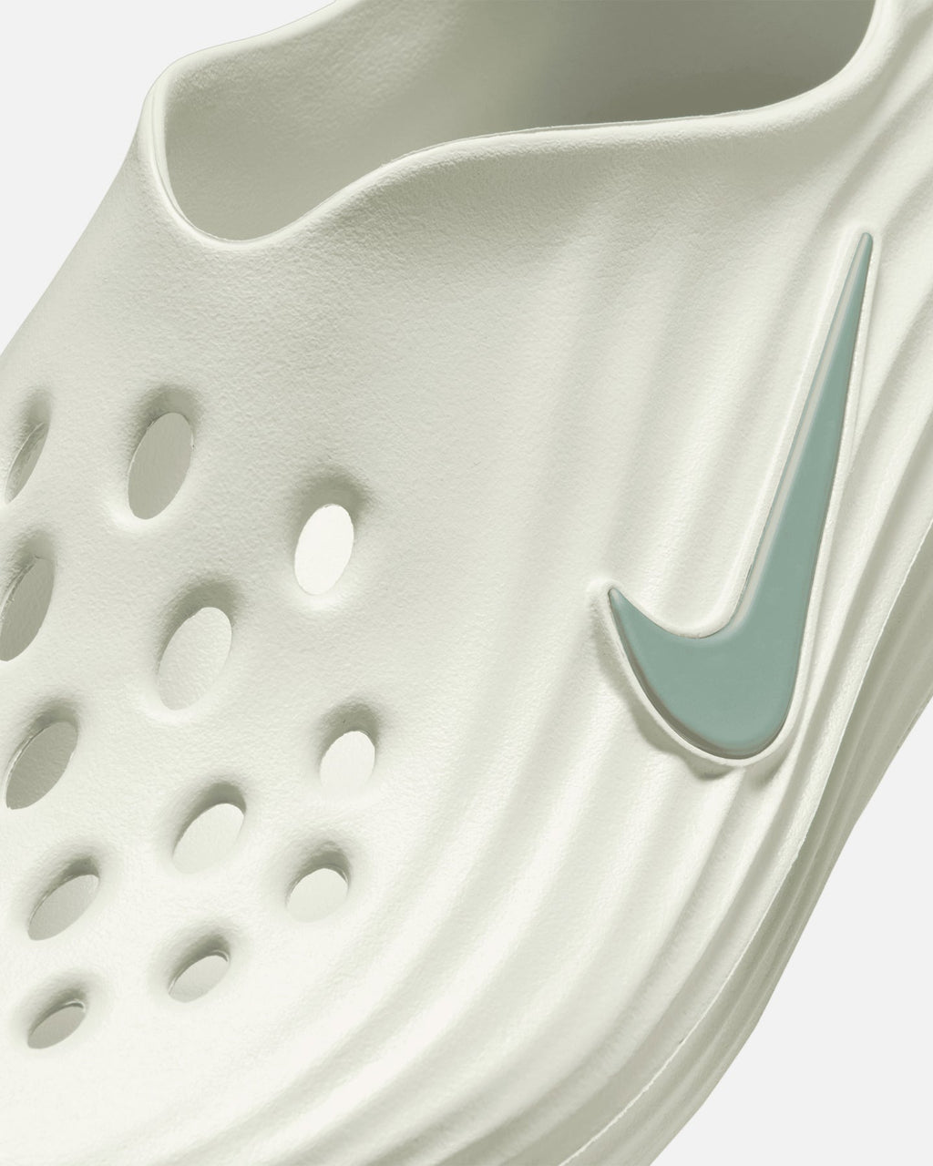 Nike ReactX Rejuven8 Spruce Aura