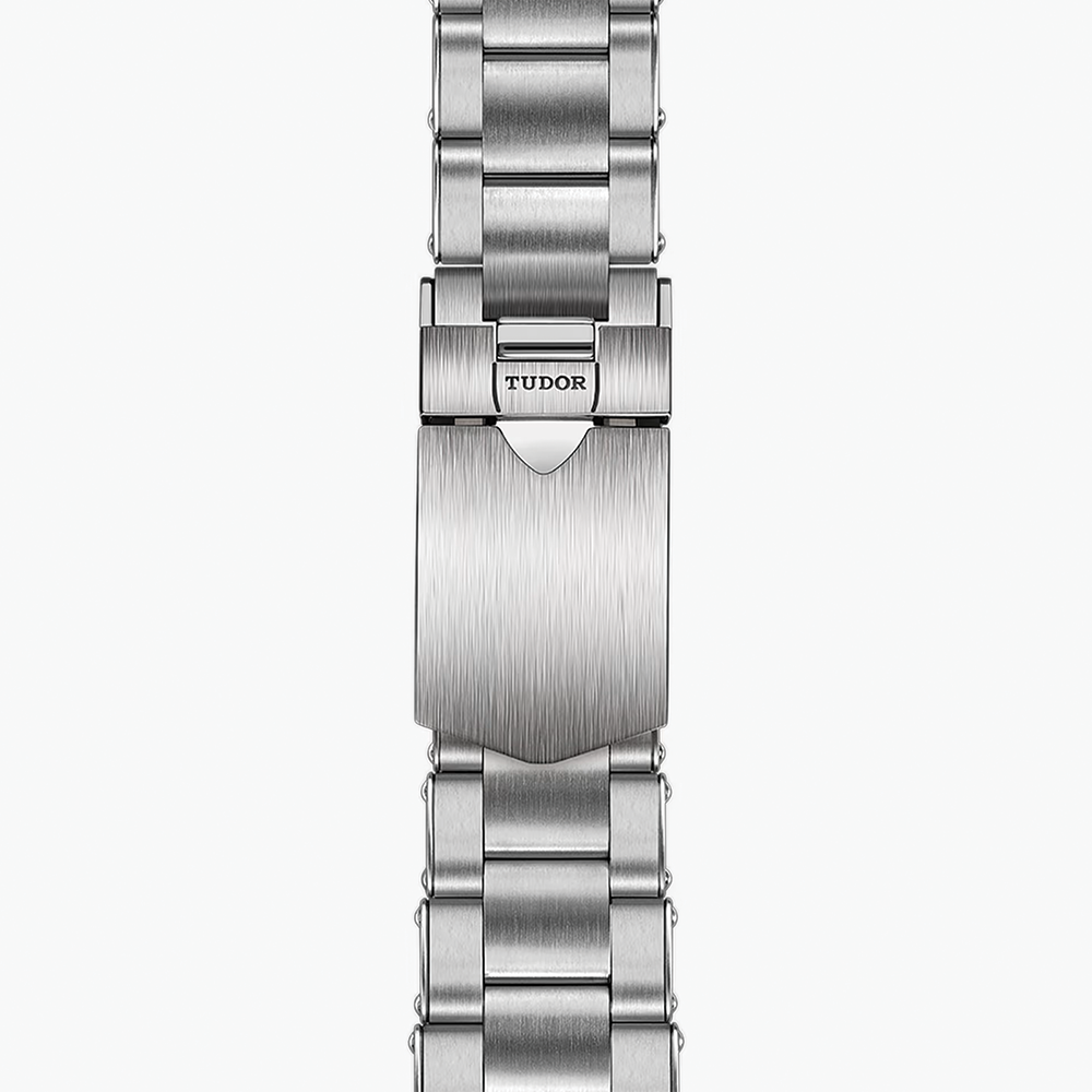 Black Bay GMT 41mm - Black on Bracelet