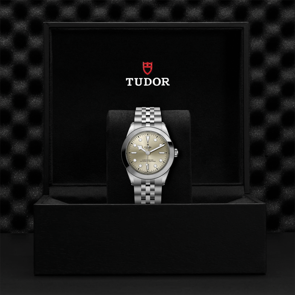 Black Bay One 39mm - Light Champagne on Bracelet
