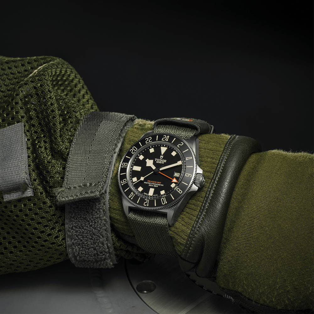 Pelagos FXD GMT Titanium 42mm - Black on Fabric Strap