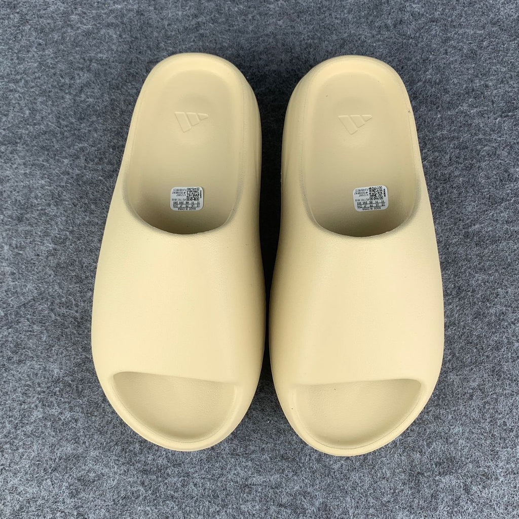 Yeezy Slides 'Bone'