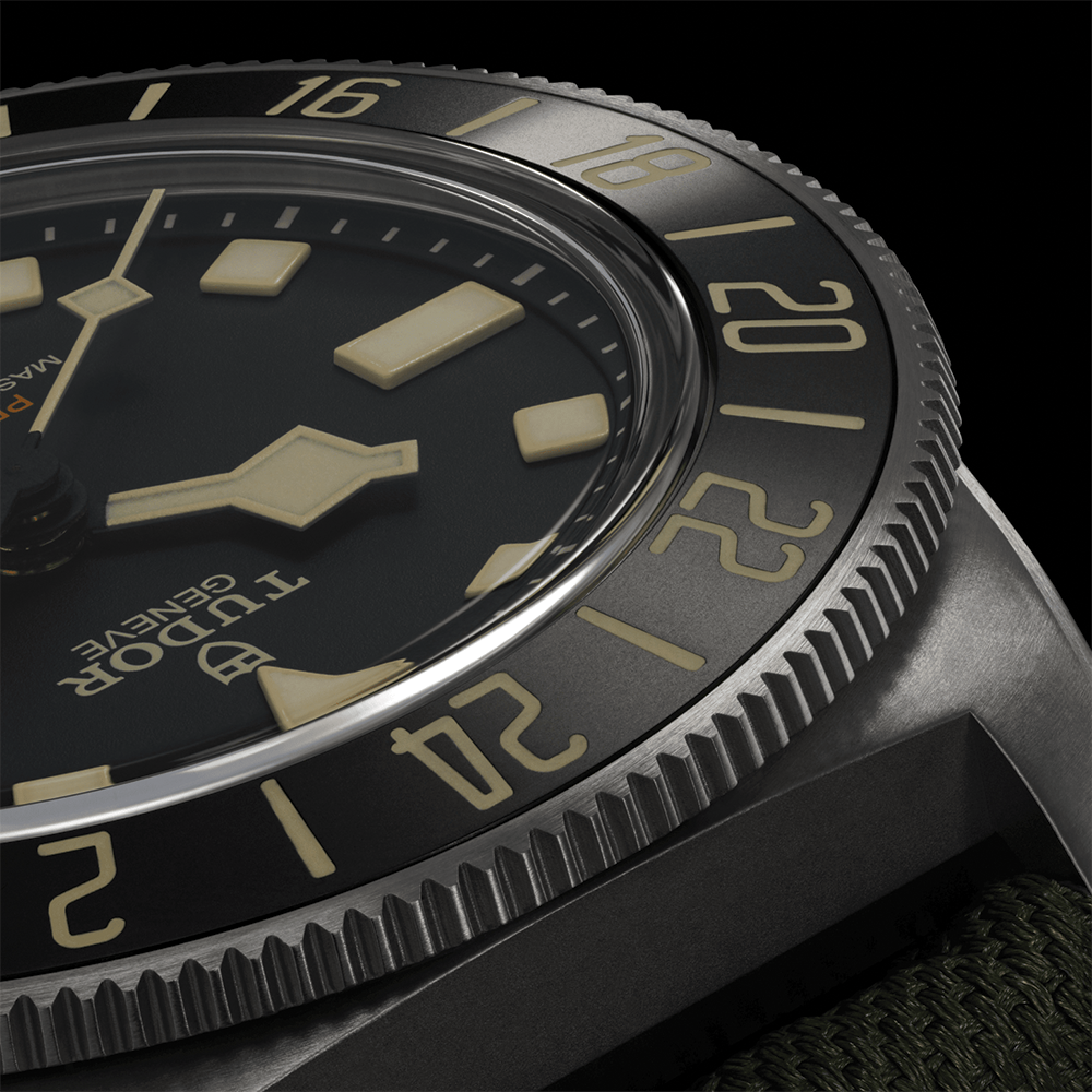 Pelagos FXD GMT Titanium 42mm - Black on Fabric Strap