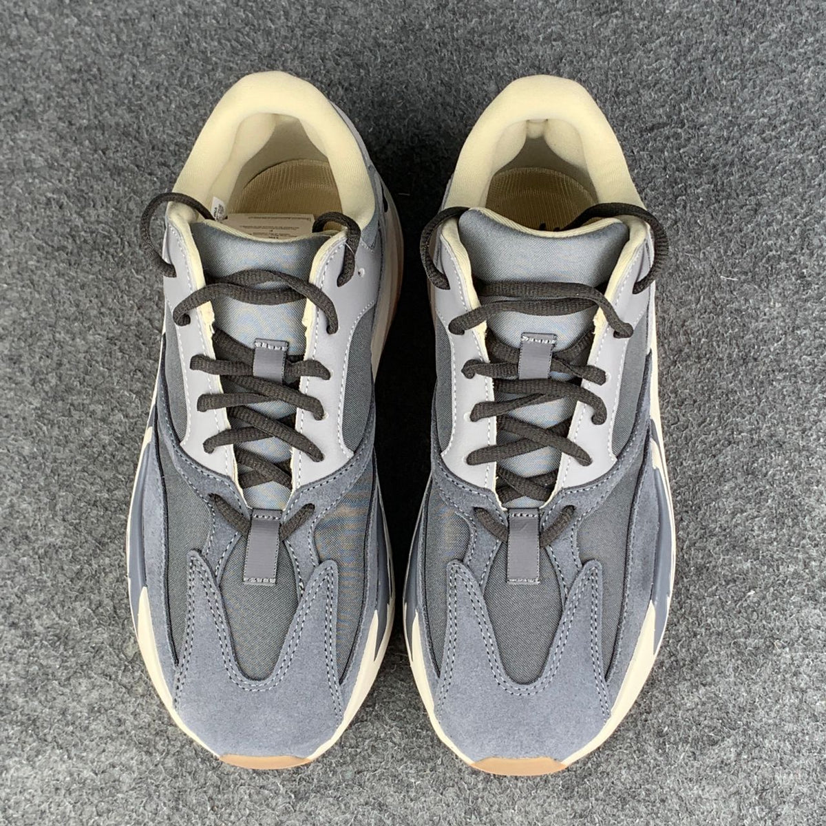 Yeezy Boost 700 'Magnet'