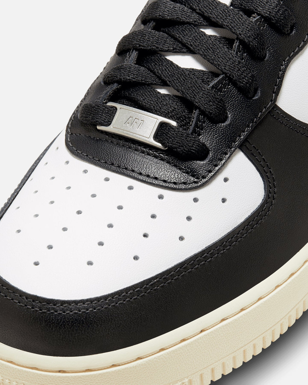 Nike Air Force 1 '07 White/Silver
