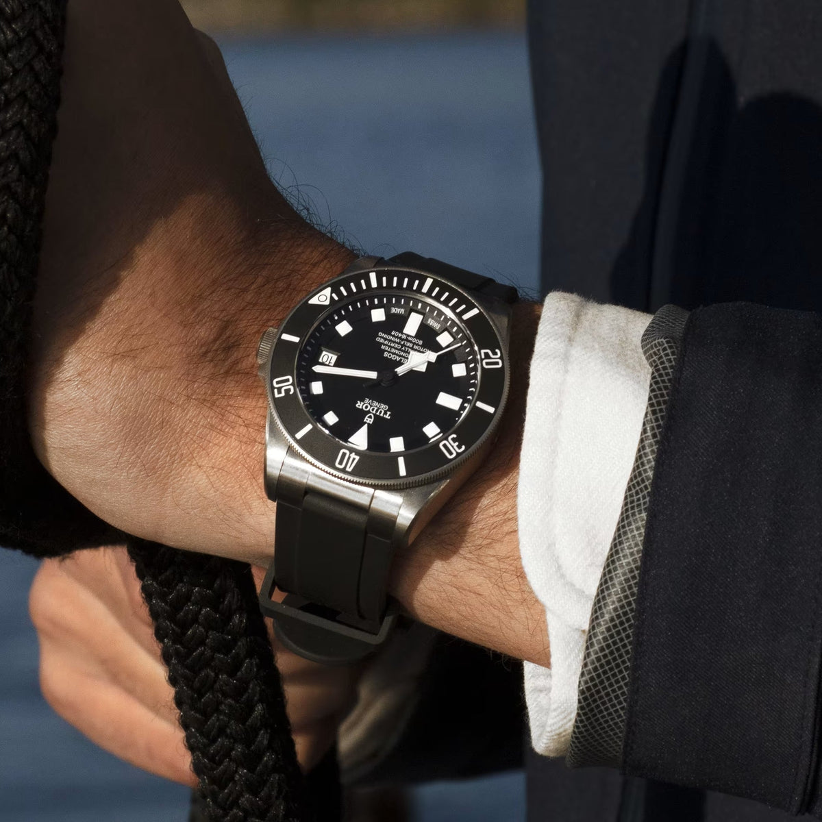 Pelagos Titanium 42mm - Black, Ceramic Bezel on Bracelet w/ Extra Rubber Strap