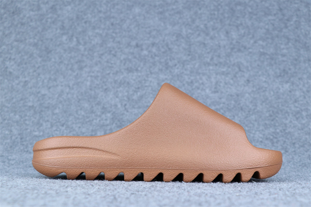 Yeezy Slides 'Flax'